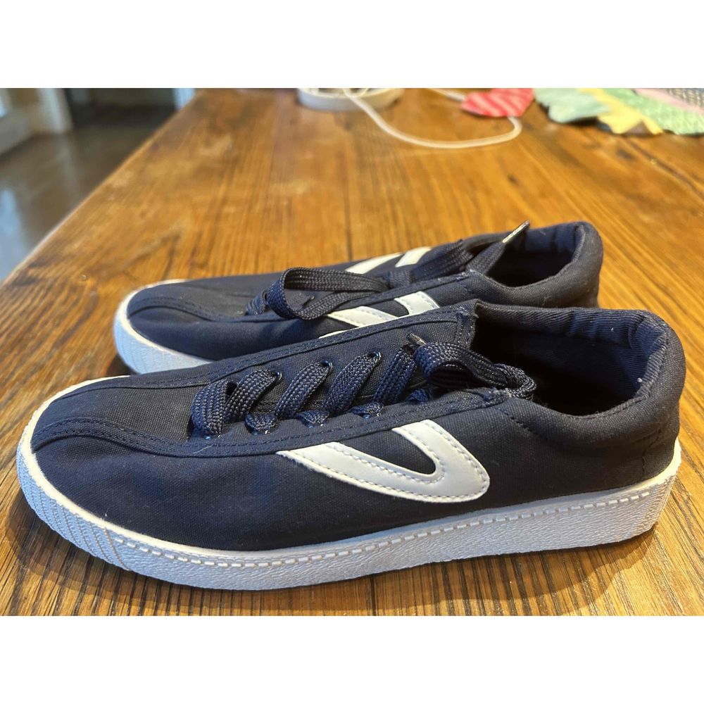 Tretorn Girls Navy Lace Up Sneaker Shoes Size 3